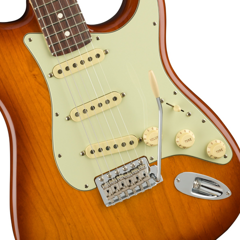 Fender American Performer Stratocaster – Honey Burst Fender American Performer Stratocaster – Honey Burst