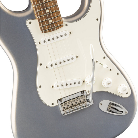Fender Player Stratocaster – Silver Fender Player Stratocaster – Silver