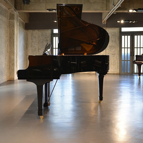 Yamaha C1L Grand Piano - Black (Reconditioned) Yamaha C1L Grand Piano - Black (Reconditioned)
