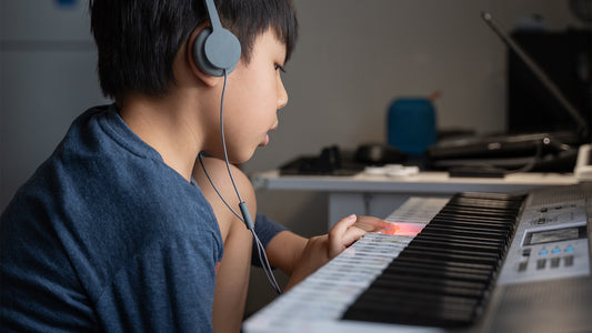 Benefits of using Headphone While playing Piano