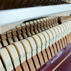 Kawai KL-502  Upright Piano - Mahogany