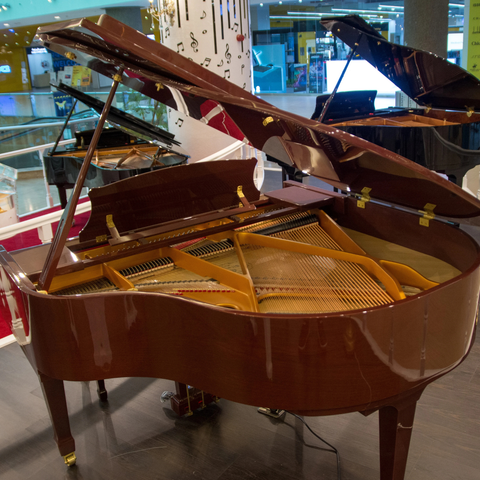 Ritmüller R8 Baby Grand Piano – Brown