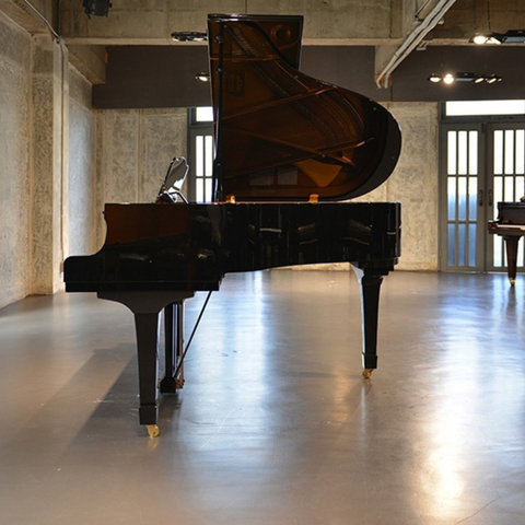 Yamaha C1L Grand Piano - Black (Reconditioned)