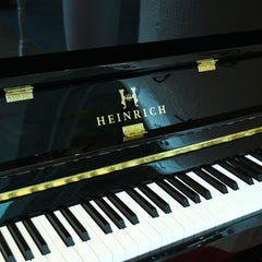 بيانو هاينريش HU-110 قائماً - أسود